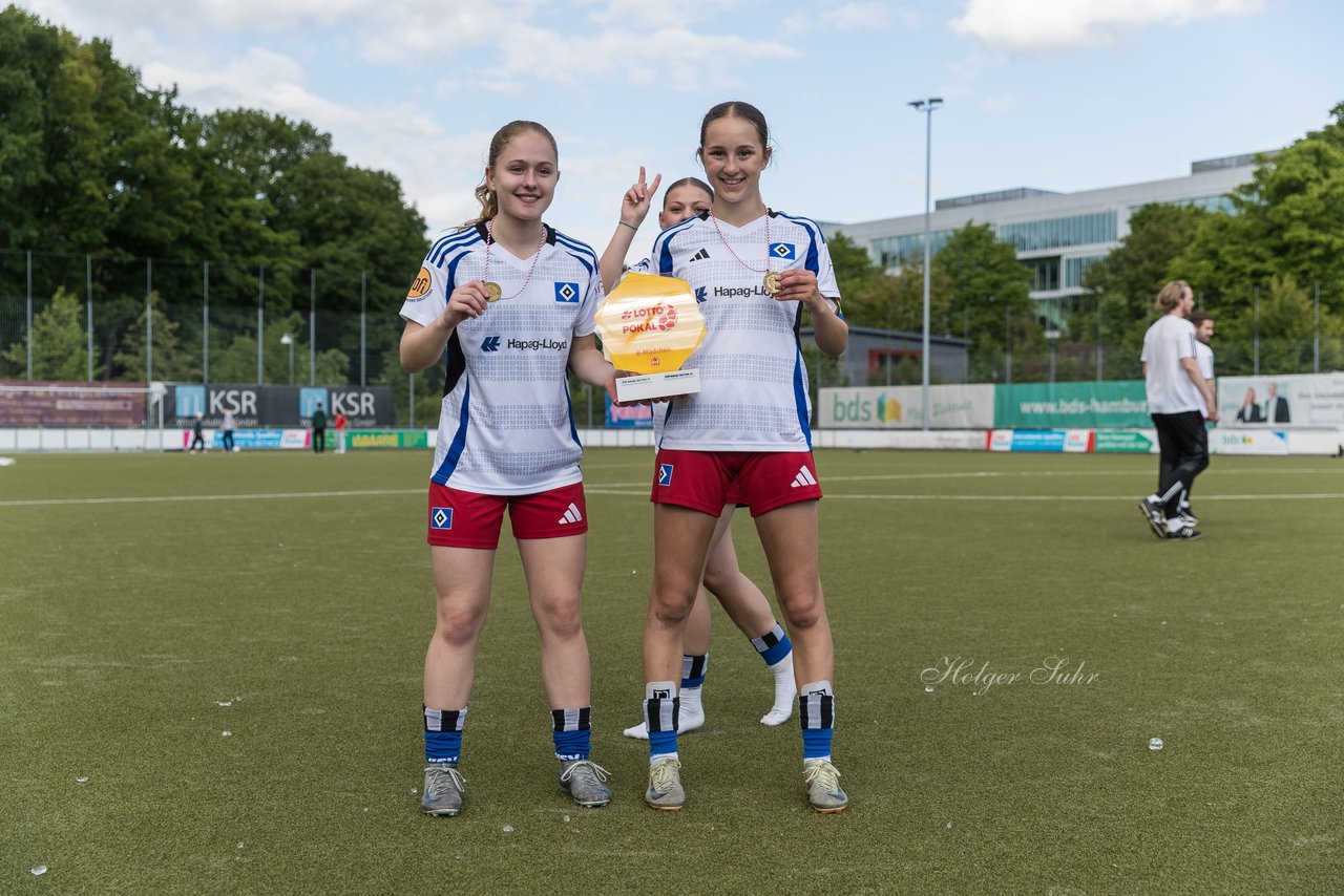 Bild 254 - wBJ Lotto Pokal Finale  Eimsbuetteler TV - Hamburger SV : Ergebnis: 0:3